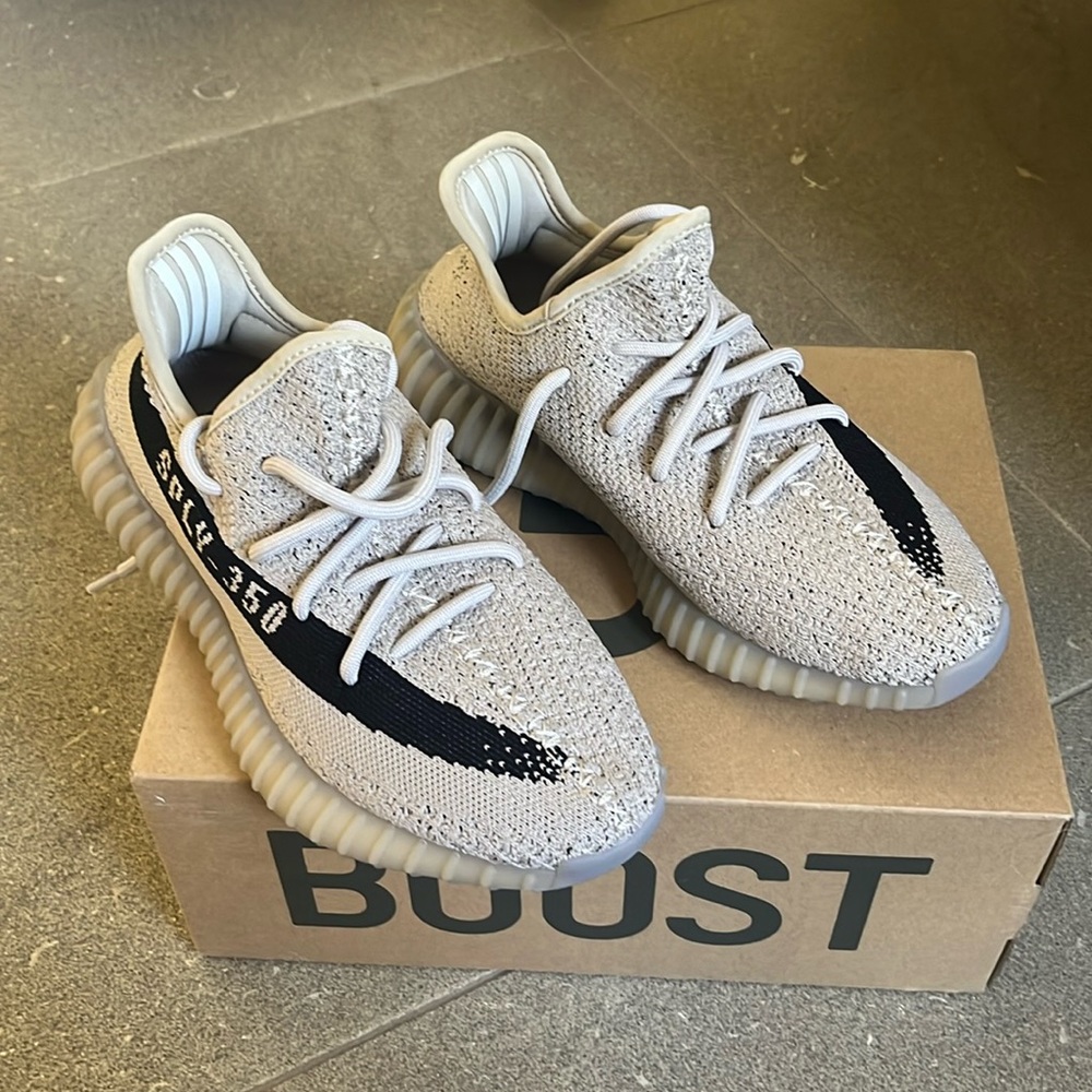 Adidas Yeezy 350 boost tennis shoes, brand new!